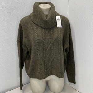 Lauren Ralph Lauren Cable Knit Turtleneck Sweater – Size M (NWT)